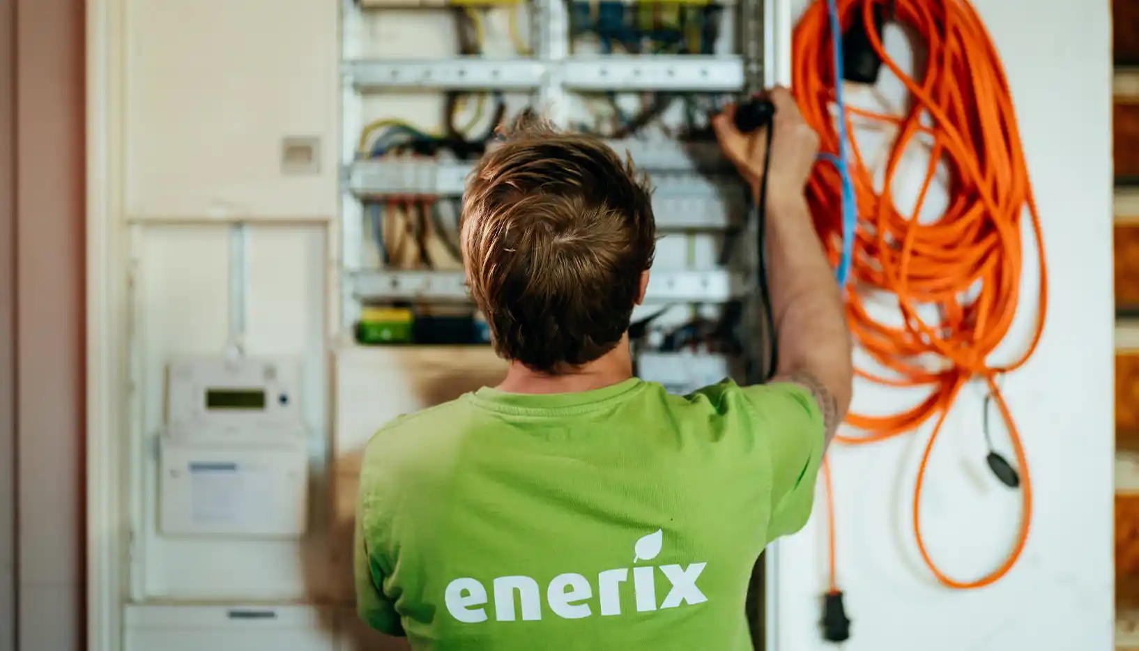 Elektriker mit Spezialisierung auf Stromspeicher